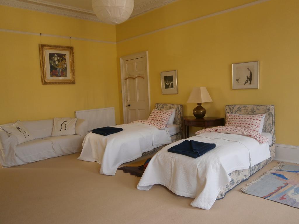 Winter Cherry Bed & Breakfast Edinburgh Room photo