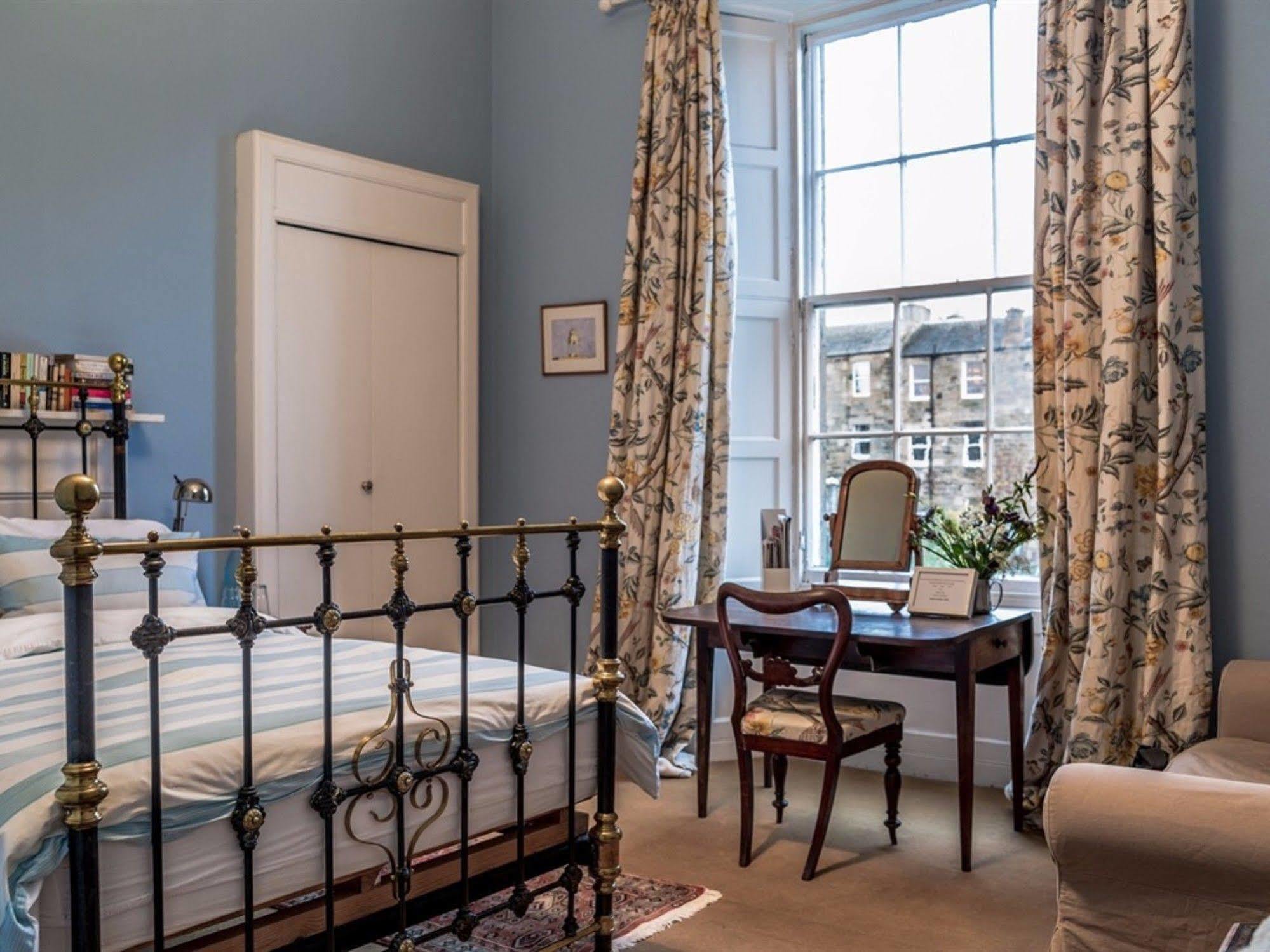 Winter Cherry Bed & Breakfast Edinburgh Exterior photo
